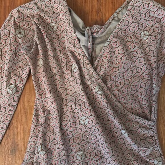 Patagonia wrap style gray and pink long sleeve printed dress twist back size S - Picture 2 of 5